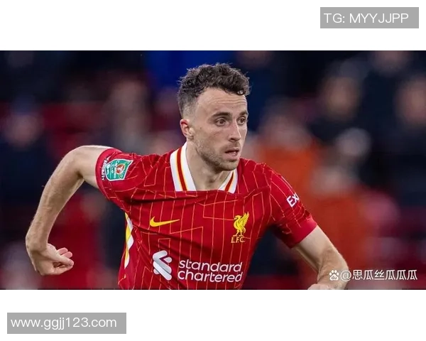 60岁足球明星突然离世引发全球球迷深切哀悼与追忆 60岁足球明星突然离世引发全球球迷深切哀悼与追忆